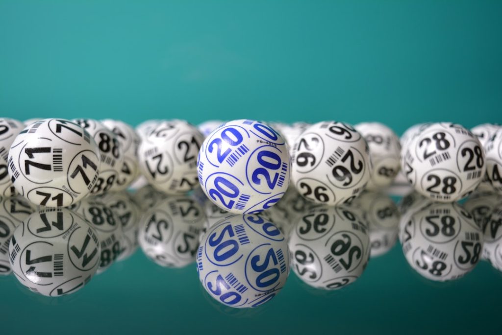 white-and-blue-round-ornament-1rxbumvugxk